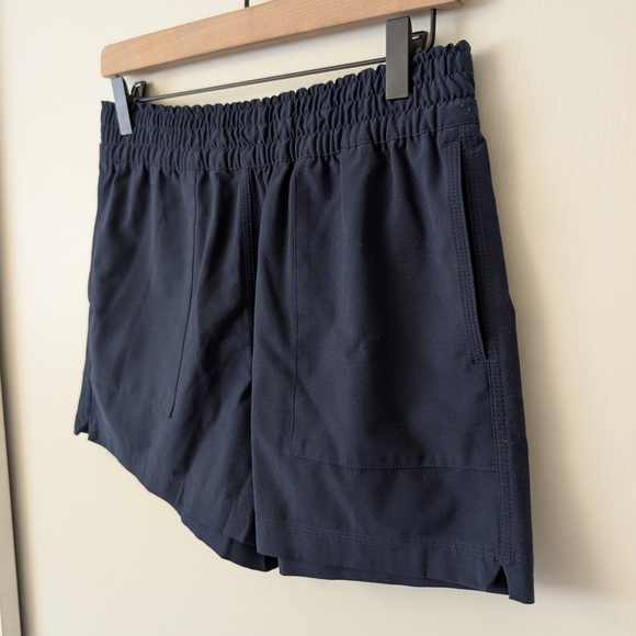 Faherty Womens Small Navy Blue Shorts Vacation Resortwear Beach Summer Casual - Picture 3 of 6
